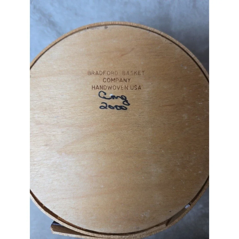 Vintage 2000 Bradford Basket Co Round Lidded Basket Signed CMG Oak Lid
